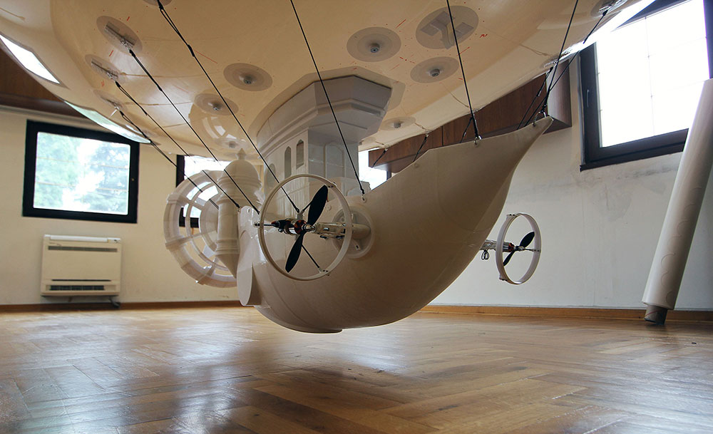Flying-Dutchman---RC-Blimp-in-real-life